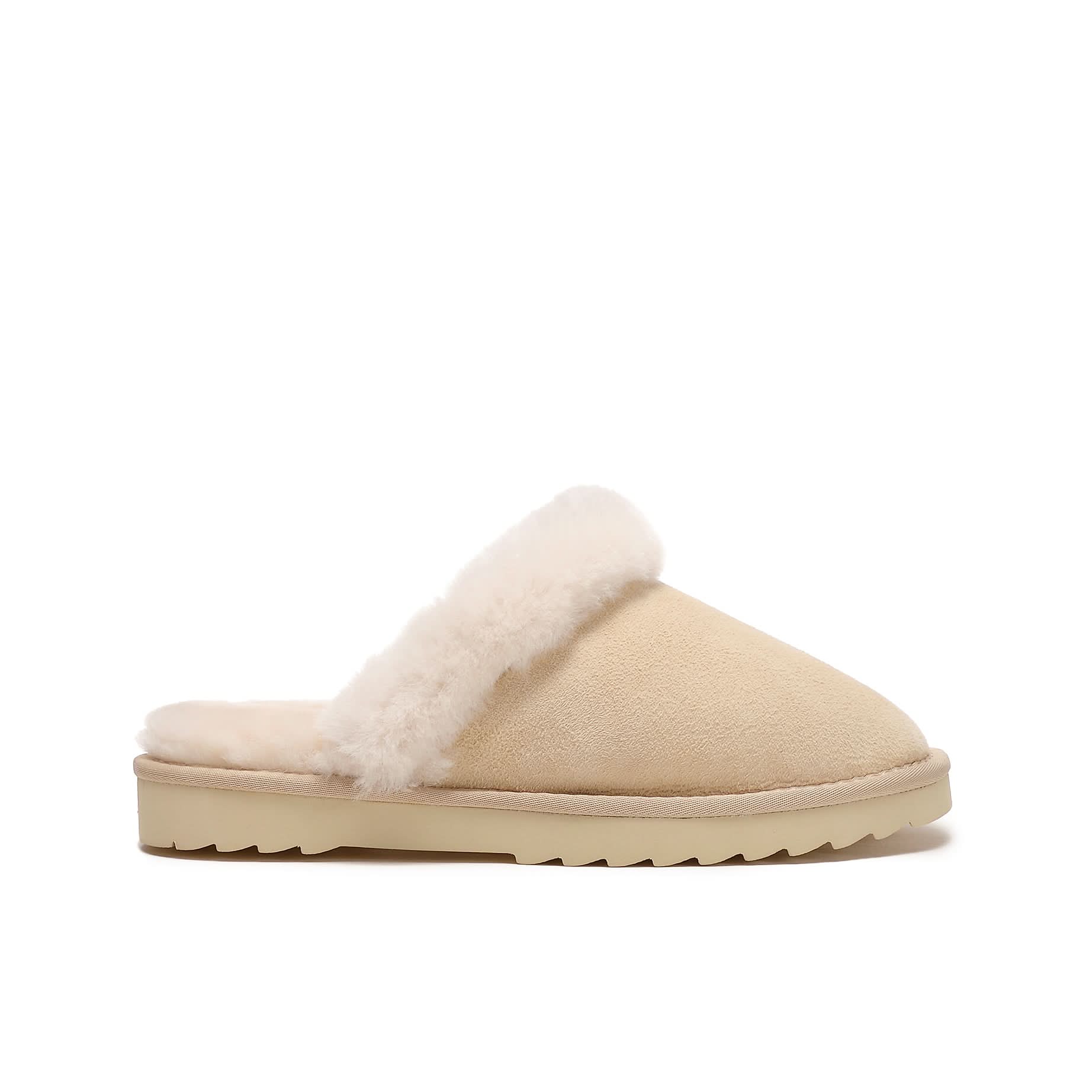 Beige sheepskin slipper with white wool collar and lug sole, side view. - Yellow Earth Australia