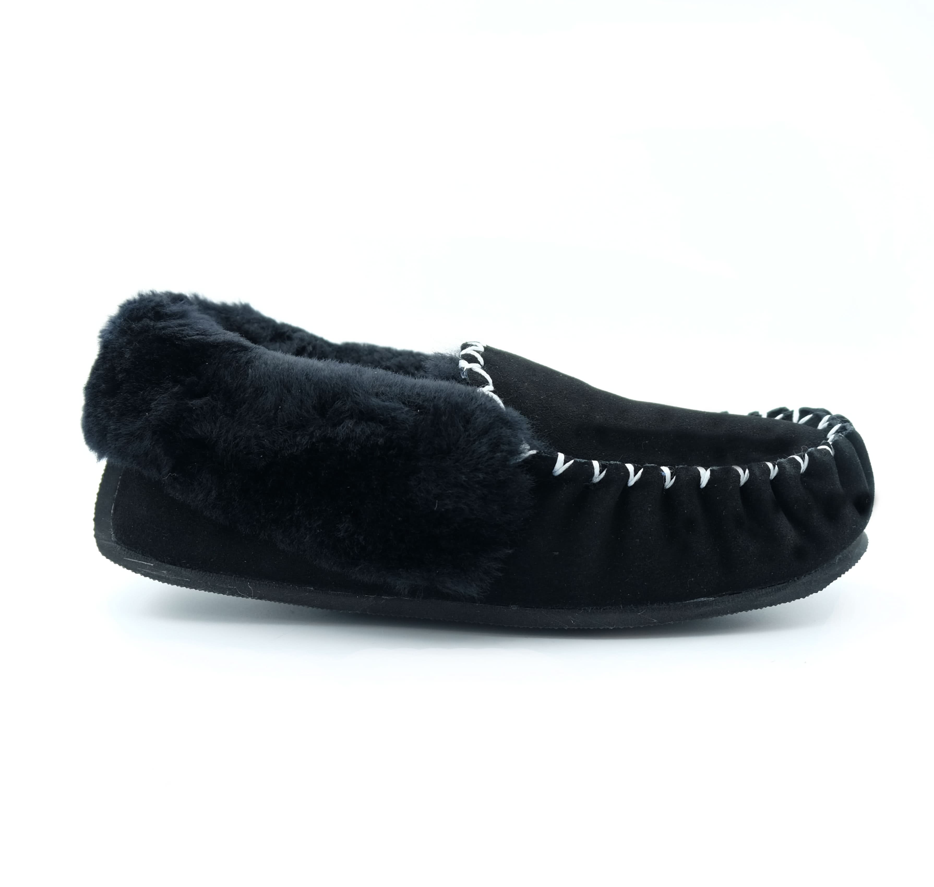 Black sheepskin moccasin slipper with fur lining, side view. - Yellow Earth Australia