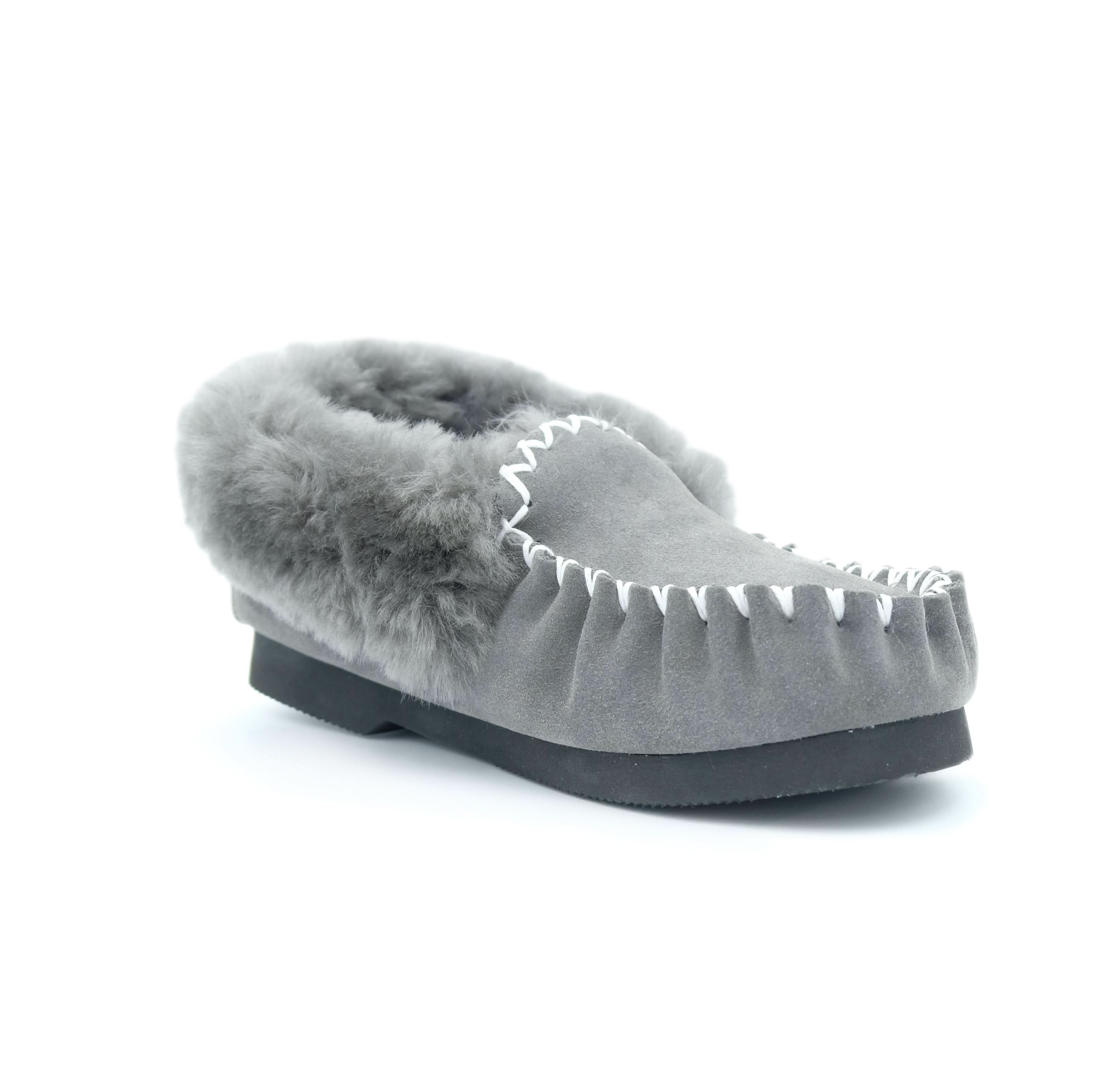 Grey sheepskin moccasin slipper with fluffy wool lining, side view. - Yellow Earth Australia